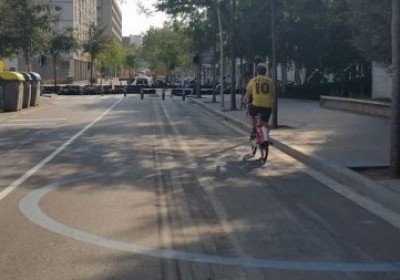 ¿Cómo deben circular las bicicletas en la supermanzana?